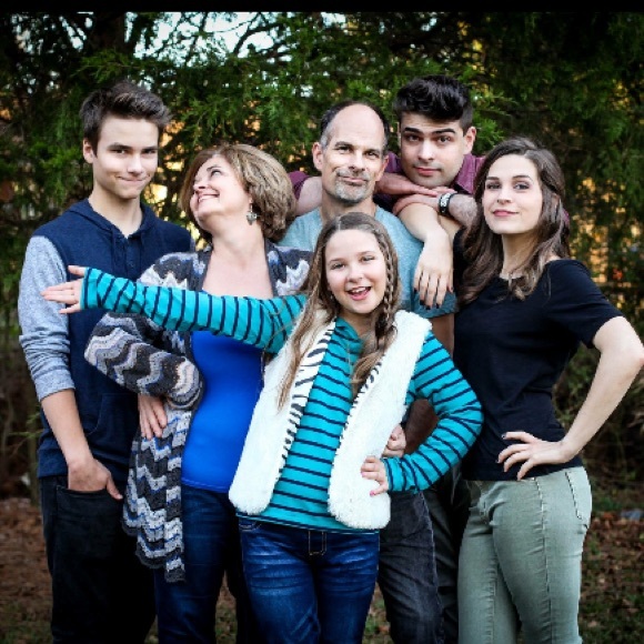 Meet your Posher, Lindsay - Picture 2 of 4