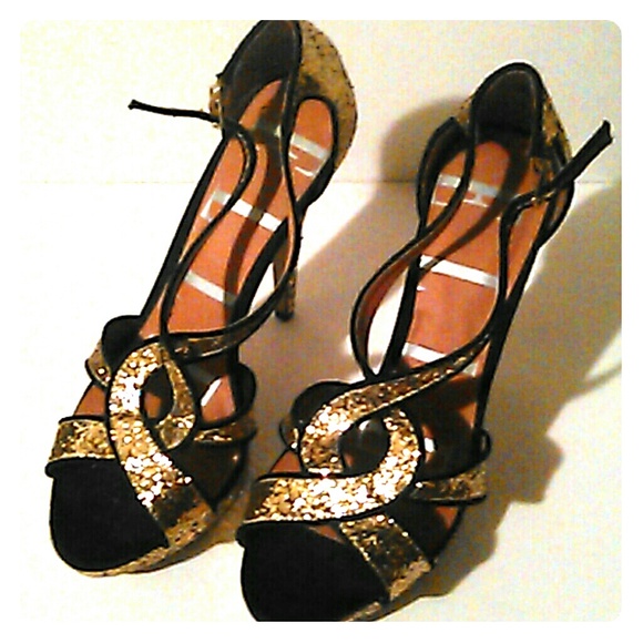 Shoe, hide heel