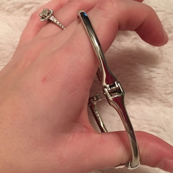 Rhinestone Nail Bracelet - Picture 4 of 4