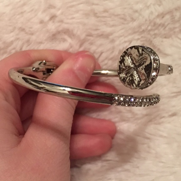 Rhinestone Nail Bracelet - Picture 3 of 4