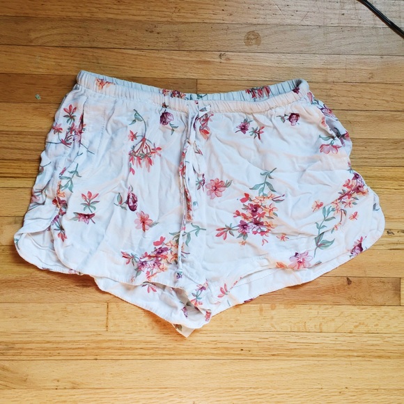 Brandy Melville floral eve shorts