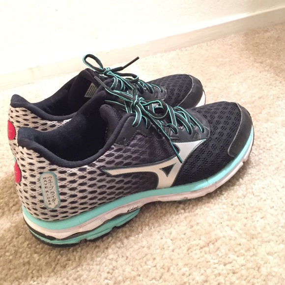 Mizuno Wave Rider running shoes