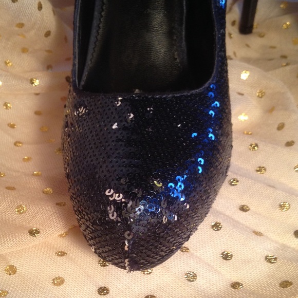Report Navy Sequin Heels - Picture 3 of 4