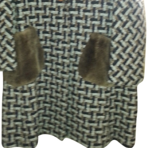 One of a kind Vintage coat…. - Picture 2 of 6