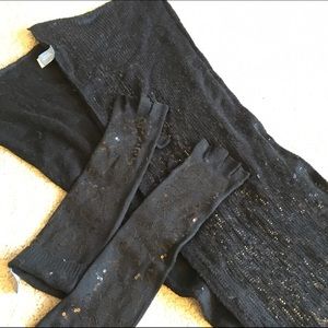 Simply Vera black scarf and glove set