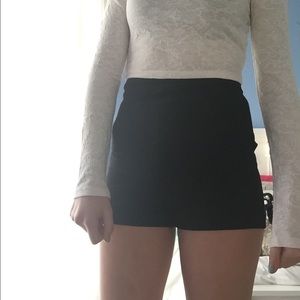 Black dressing short