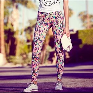 SOLD❌ Victoria's Secret sport tights