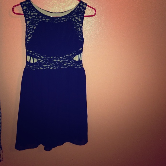 navy blue dress only worn once in great condition