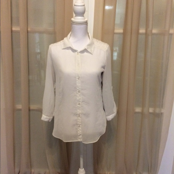 Button down blouse - Picture 2 of 4