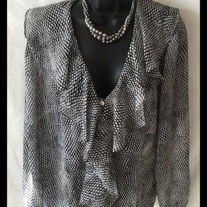 Jones Wear Sophisticated Black & White Blouse