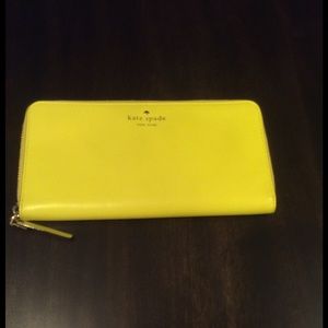 Kate Spade City Zip Travel Wallet