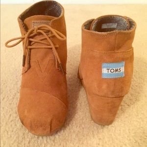 TOMS Wedges size 8.5.