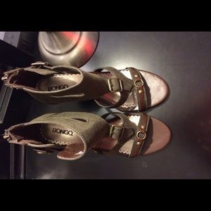 🎉SALE🎉Olive green high heels (never been used)