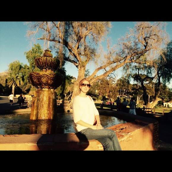 Meet your Posher, Christine - Picture 2 of 2