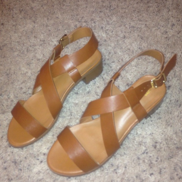 Breckelles, sandal/ heel:-)!