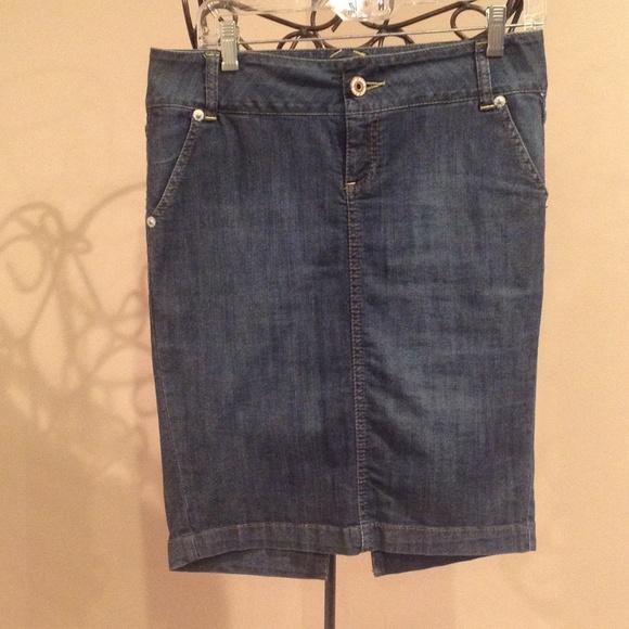 DNKY BRAND JEAN SKIRT