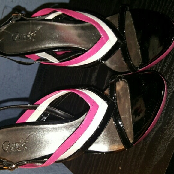 CARLOS SANTANA SHOE WORN SEVERAL WEAR AND TEAR