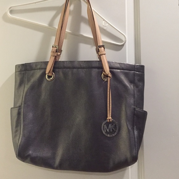 Michael kors purse! Like new