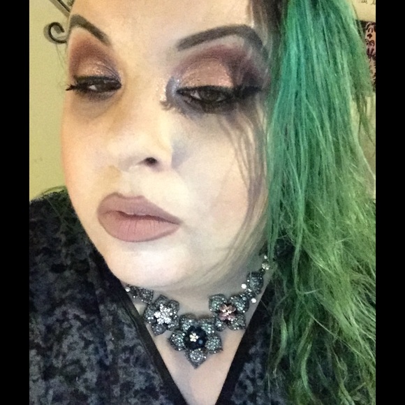 Meet Your Posher - Lynette - Picture 2 of 4