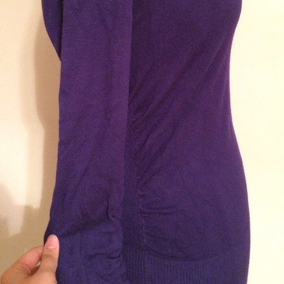 The limited purple sweater - Picture 4 of 4