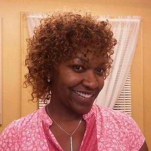 Meet your Posher, Yolanda