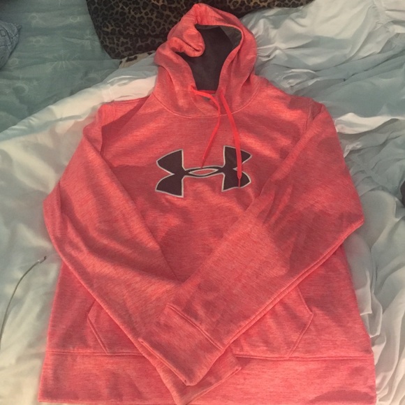 Like new Under Armour sweatshirt