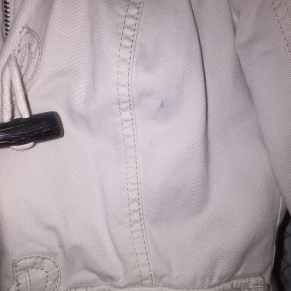 A&F jacket with detachable fur - Picture 4 of 4