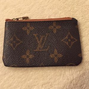 LV change purse