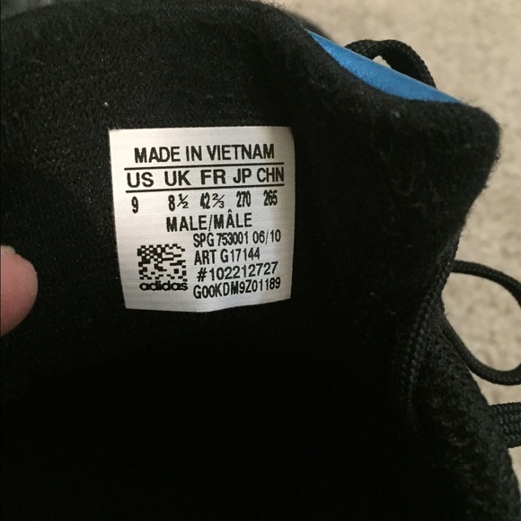 Adidas men's indoor soccer shoes - Picture 2 of 4