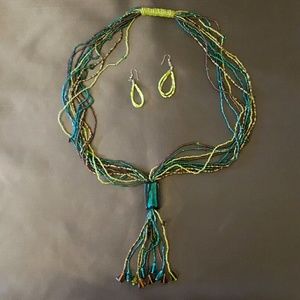 Glass beads earrings and necklace set