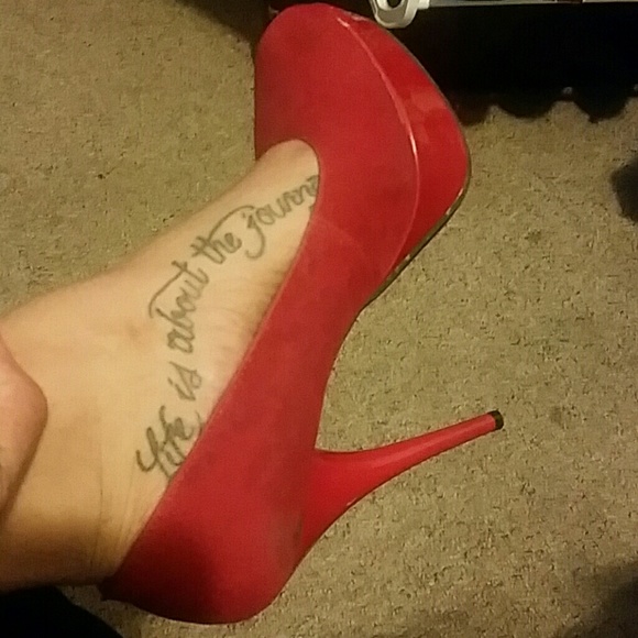 Suede red heels - Picture 1 of 1