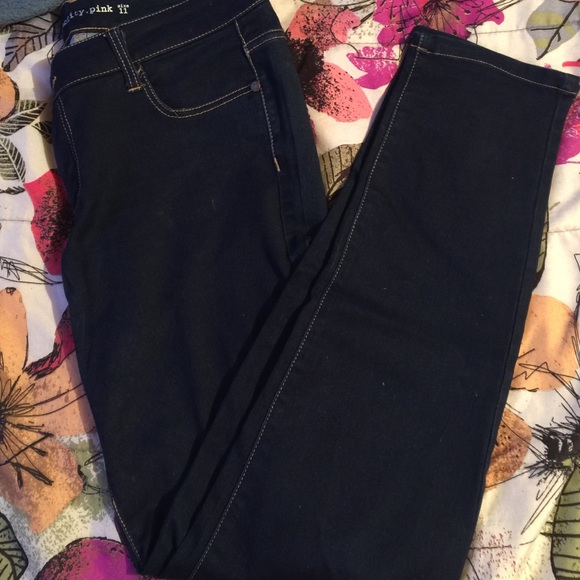 Blue Jeans - Picture 3 of 3