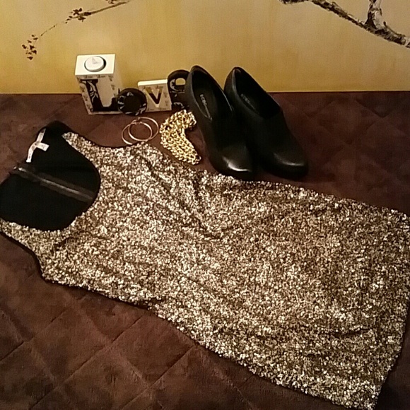 Stunning gold and black dress