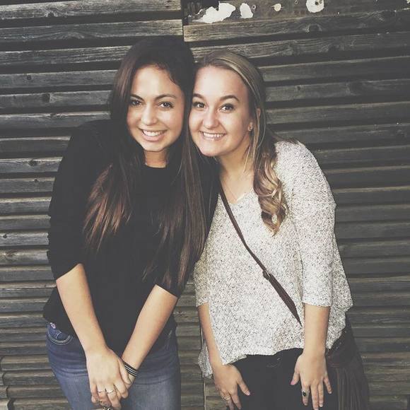 Meet your Posher, Taya - Picture 1 of 1