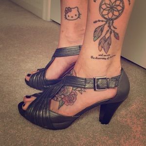 Metallic dark silver eurosoft by Sofft heels