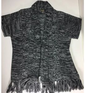NWOT Gray Black Sweater size 3x Short Sleeve