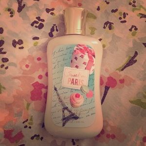 Bath & Body Works Lotion in Sweet on Paris
