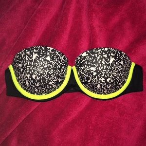 Victoria's Secret strapless push-up bra 32A