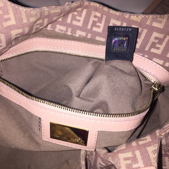 💟Reserved💟 FENDI Authentic Pink Monogram  bag - Picture 3 of 4