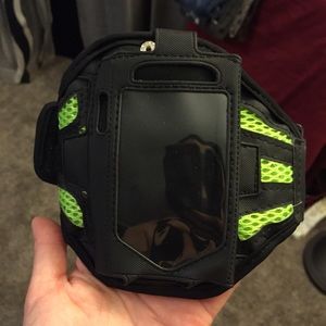 iPhone 4/4s arm band