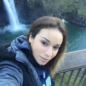 Meet your Posher, Daniela