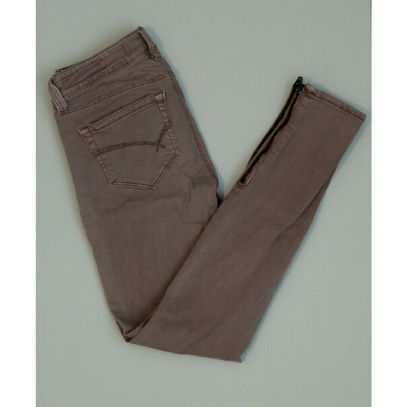 WINTER SALE! Bullhead zipper light pink jeans
