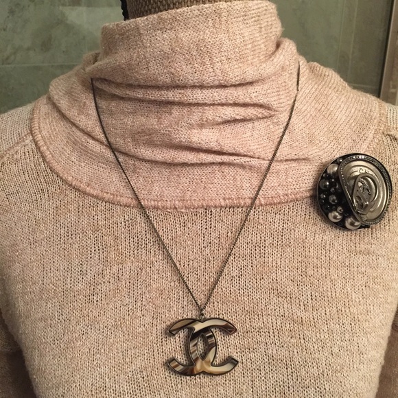 CHANEL XL CC Necklace - Picture 2 of 4