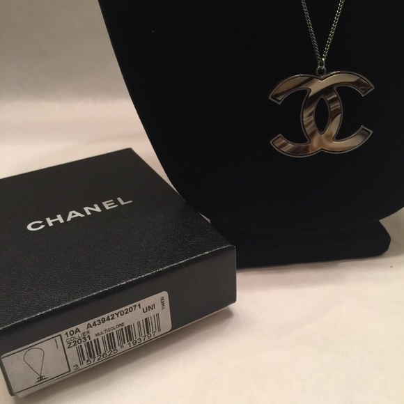 CHANEL XL CC Necklace - Picture 3 of 4