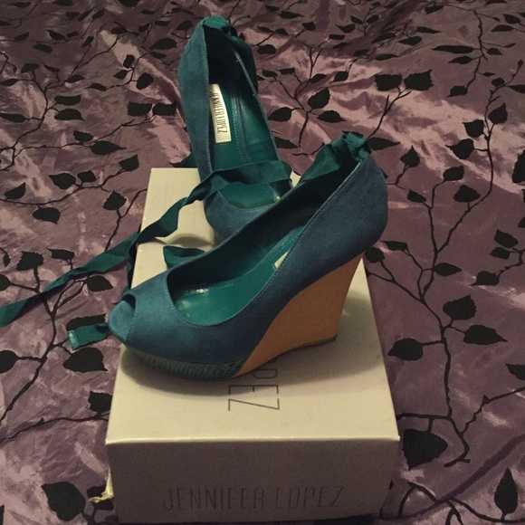 Jennifer Lopez wedge shoes green