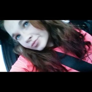 Meet your Posher, Caitlin