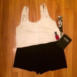 ❌sold in bundle❌White lace Hollister crop tank