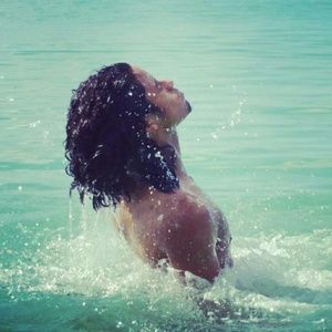 Meet your Posher, Deshay