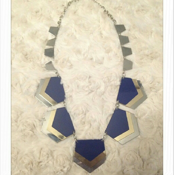 Express necklace