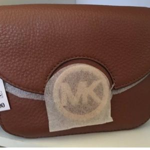 Michael Kors cross body ❌❌SOLD❌❌